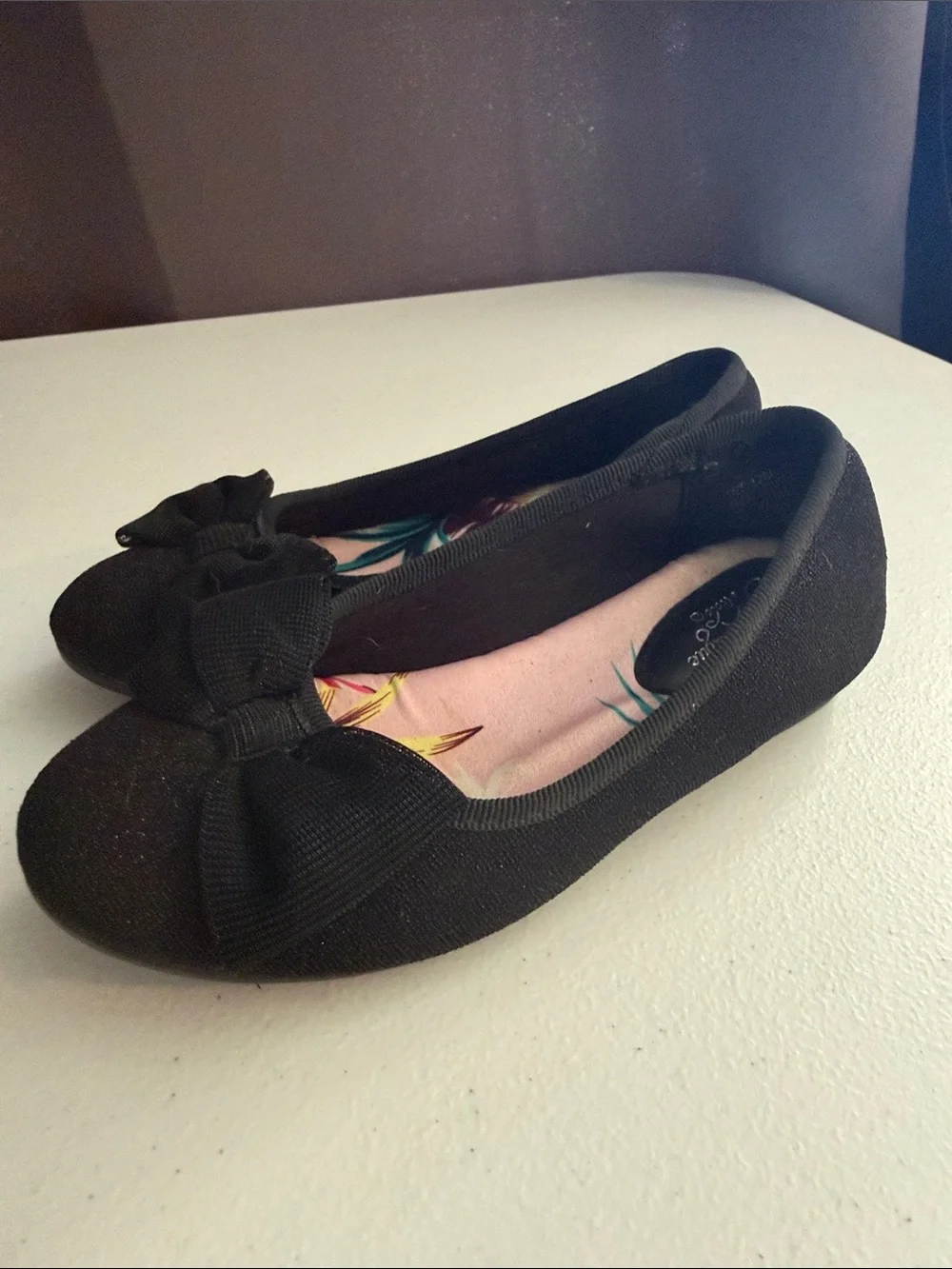 Black Bow Ballet Flats by - Kids Slip-On Casual